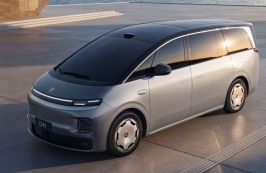 Leapmotor показал роскошный минивэн D99